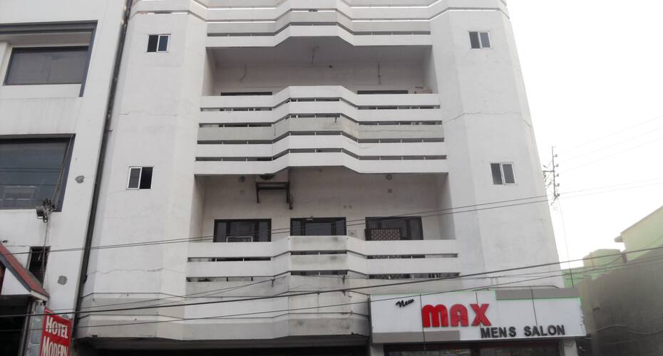 Hotel Modern Lahurabir, Varanasi 1